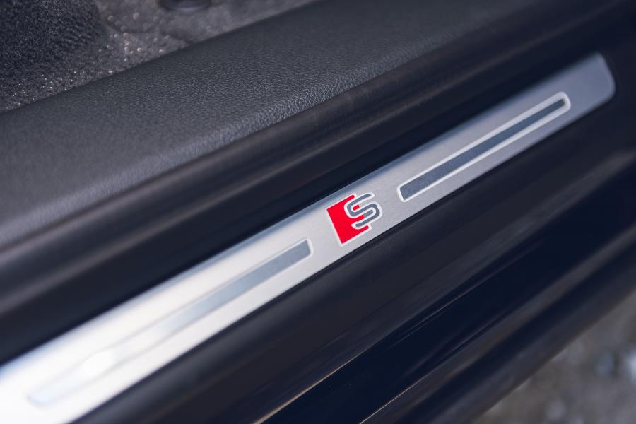 Детали интерьера Audi SQ7 TDI (4M) 2019 года  (UK) (фото 4 из 46)